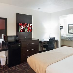 Deluxe Queen Room Disability Access Smoking
